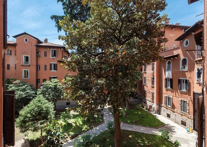 Hip Pad In Garbatella Lägenhet